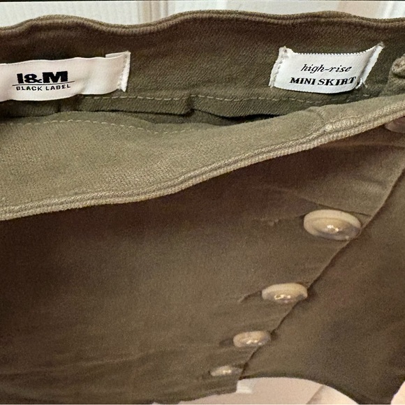 Button-front Mini Skirt - Picture 3 of 3